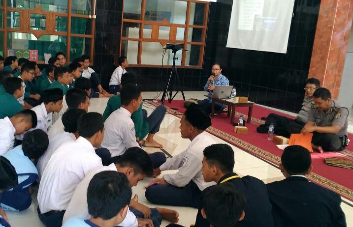 Terapkan Etika Agar Bermedia Sosial Jadi Lebih Santun