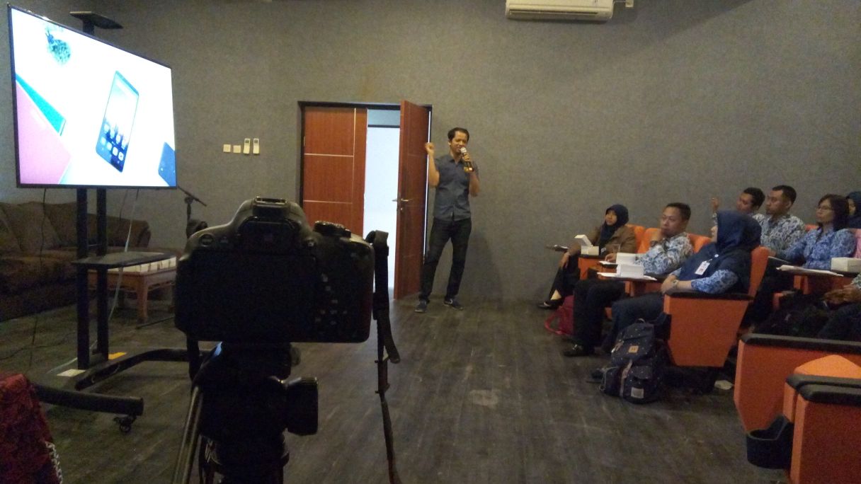 Vlog Bisa Menjadi Media Komunikasi Pemerintah