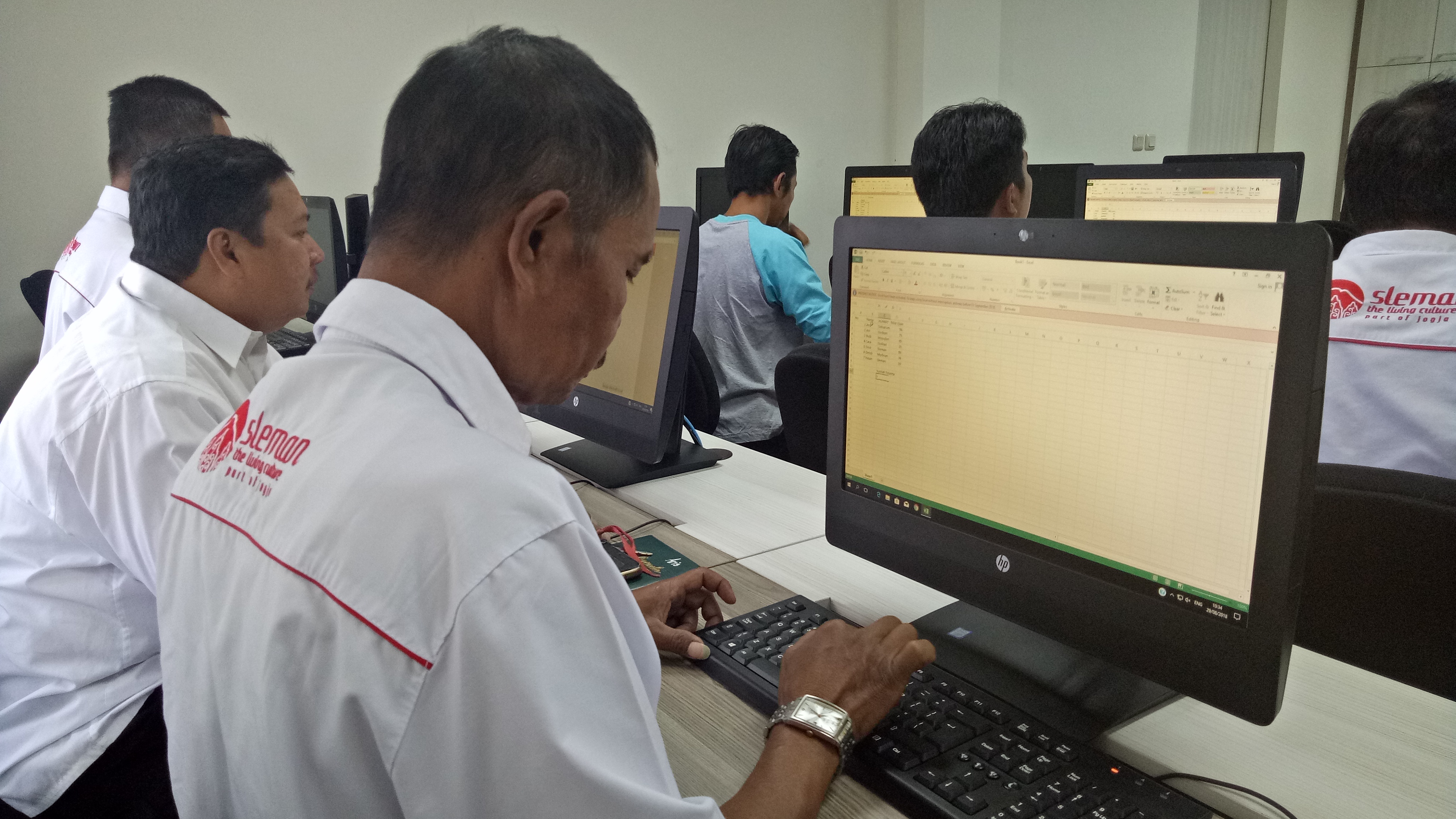 Pelatihan Komputer Sebagai Peningkatan Kapasitas Pegawai